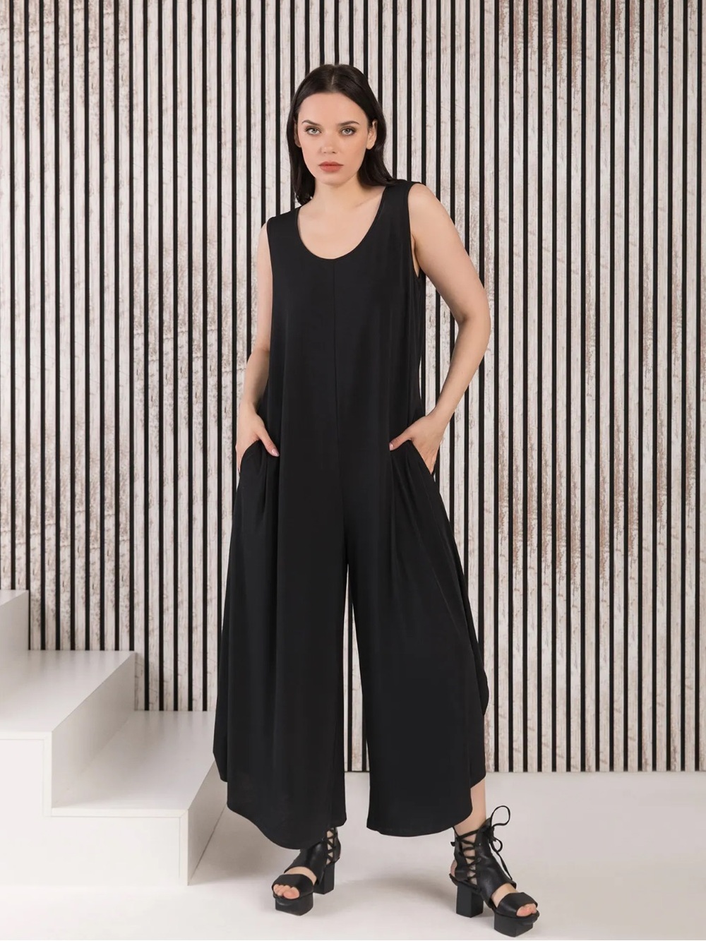 Kozan Black Wide Leg Jumpsuit Romper — Cropped — Sz XS pockets